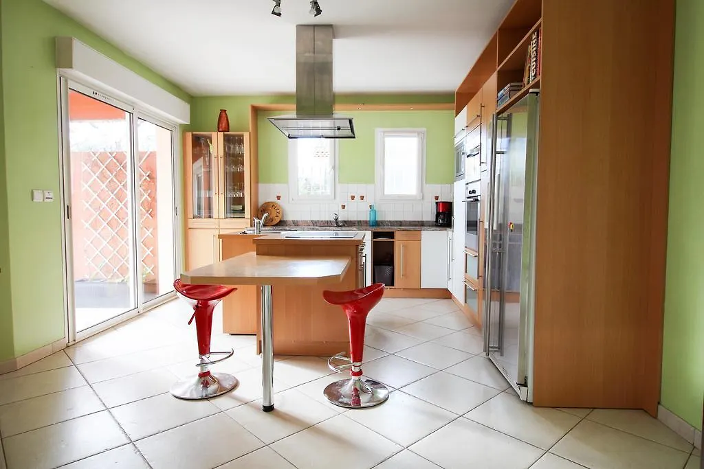 Spacious Villa With Swimming Pool - Chemin De La Souque Aix-en-Provence 0*,