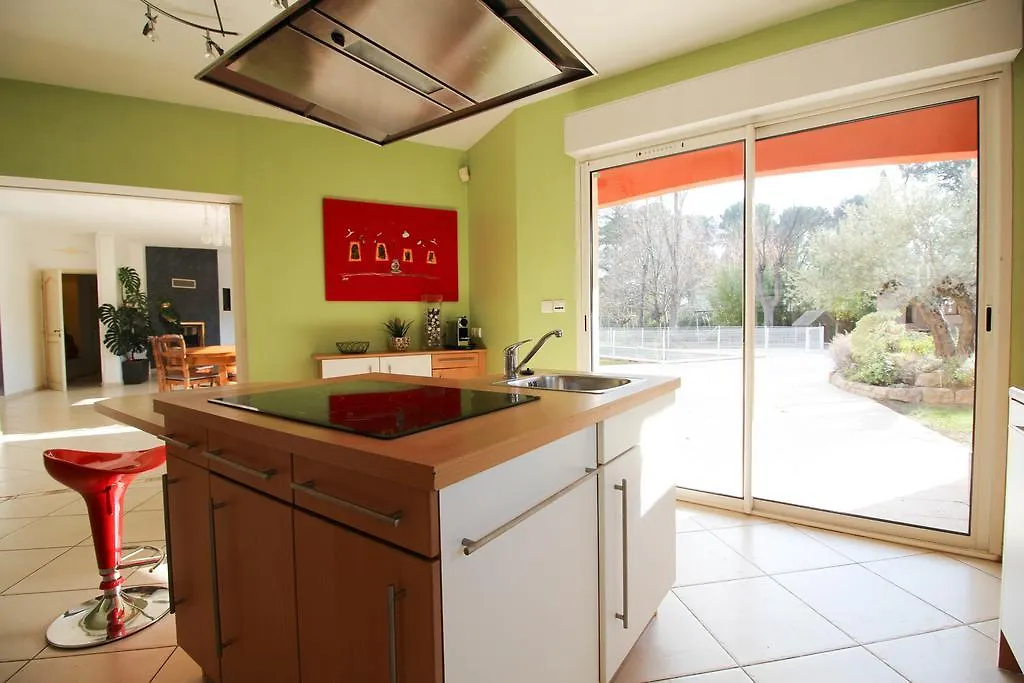 Spacious Villa With Swimming Pool - Chemin De La Souque Aix-en-Provence Frankrike